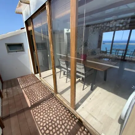 Eros, Un Balcon Frente Al Mar. *
